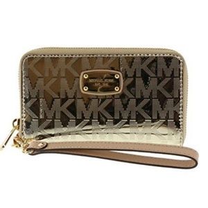 NWT Pale Gold Michael Kors Phone Clutch